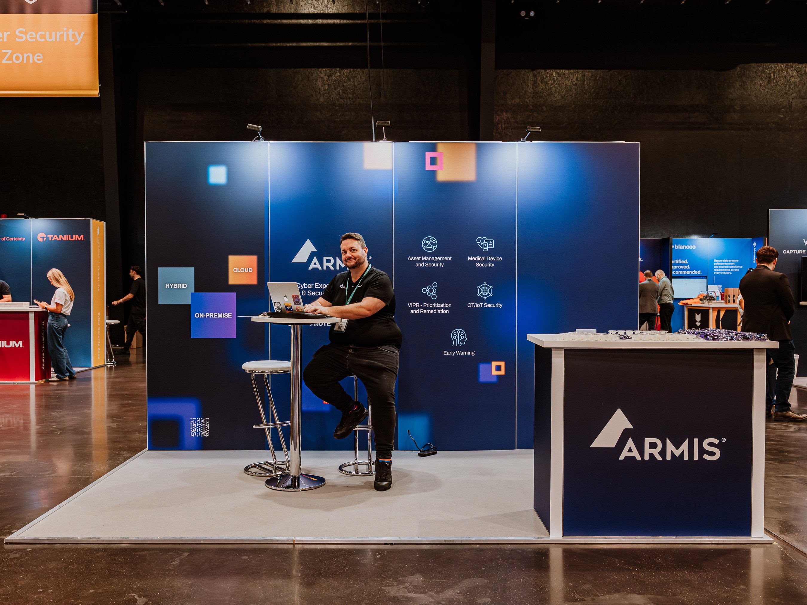 armis stand